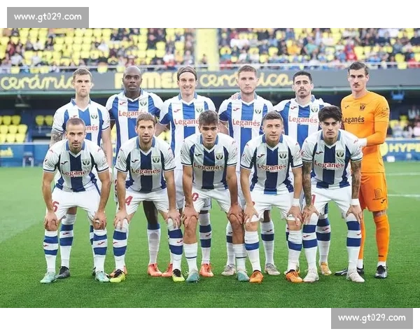 西甲联赛最新动态：巴萨战术调整皇马引援动作及球队表现分析